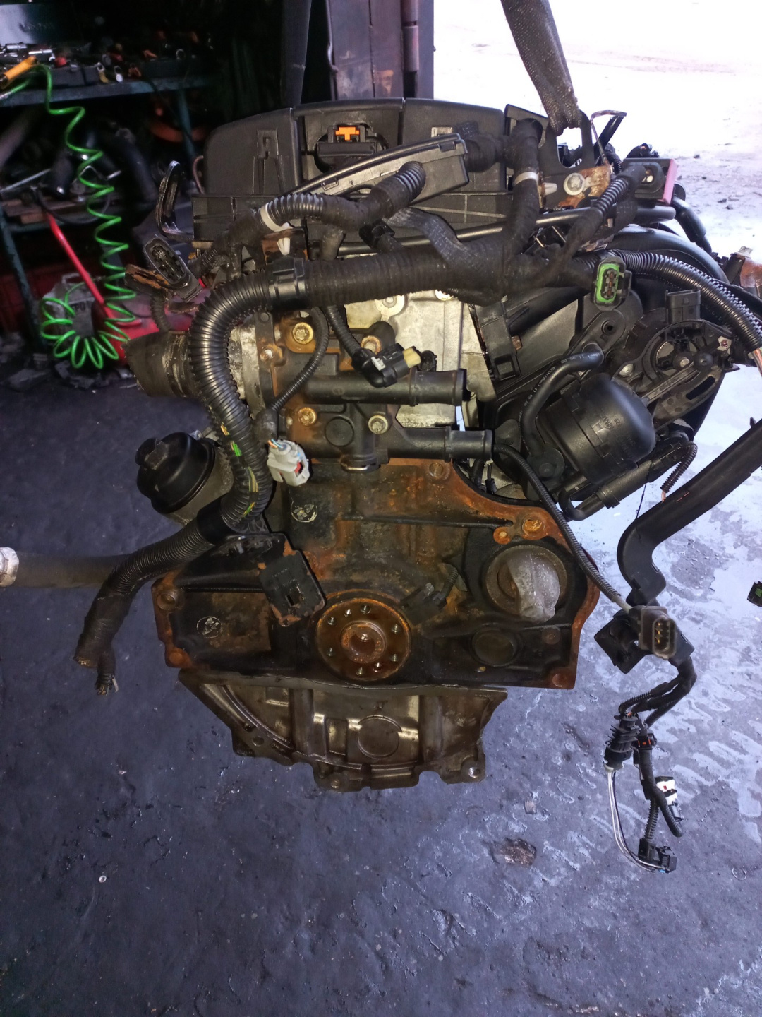 Двигатель к Opel Zafira 2009