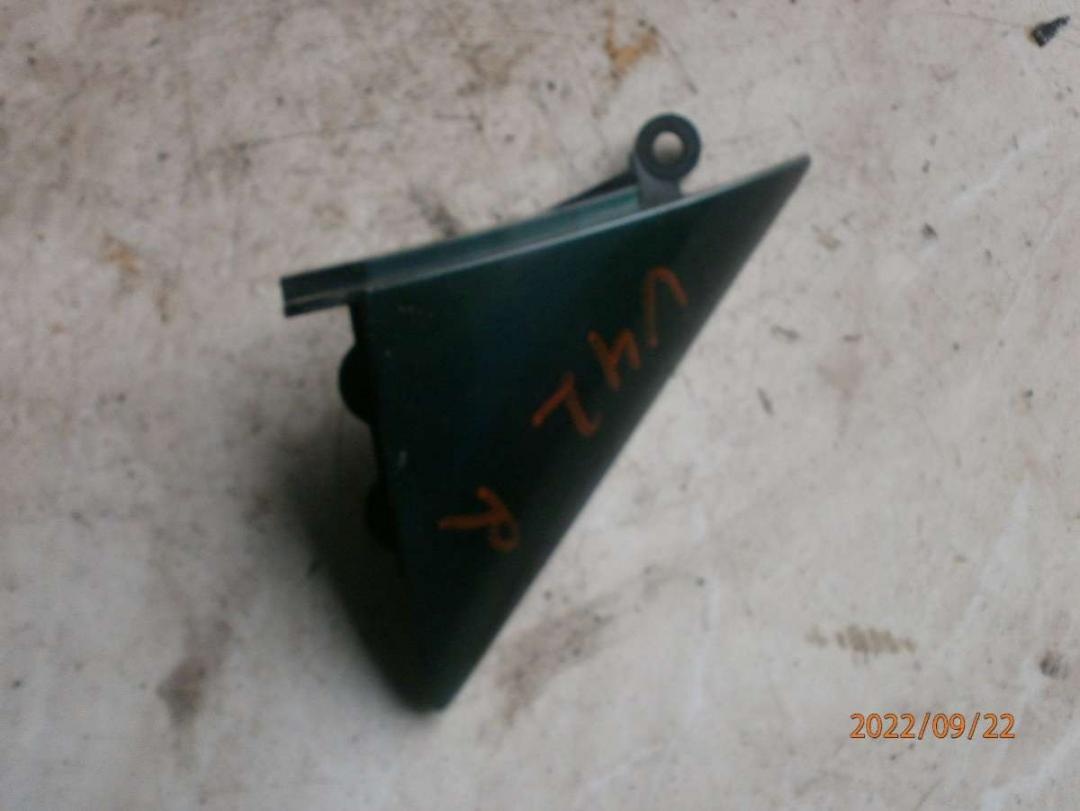 Молдинг крыла к Nissan Serena 1998