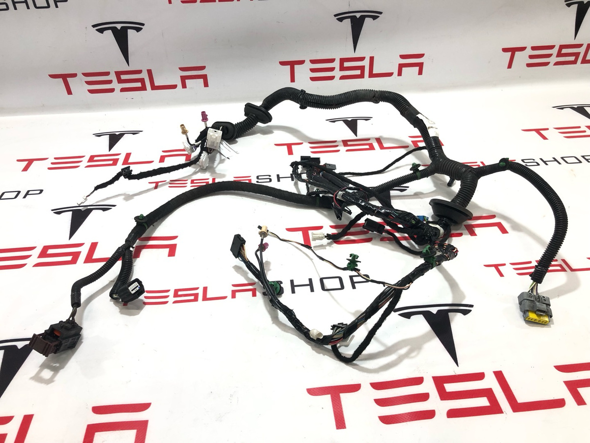 Проводка двери к Tesla Model S 2013