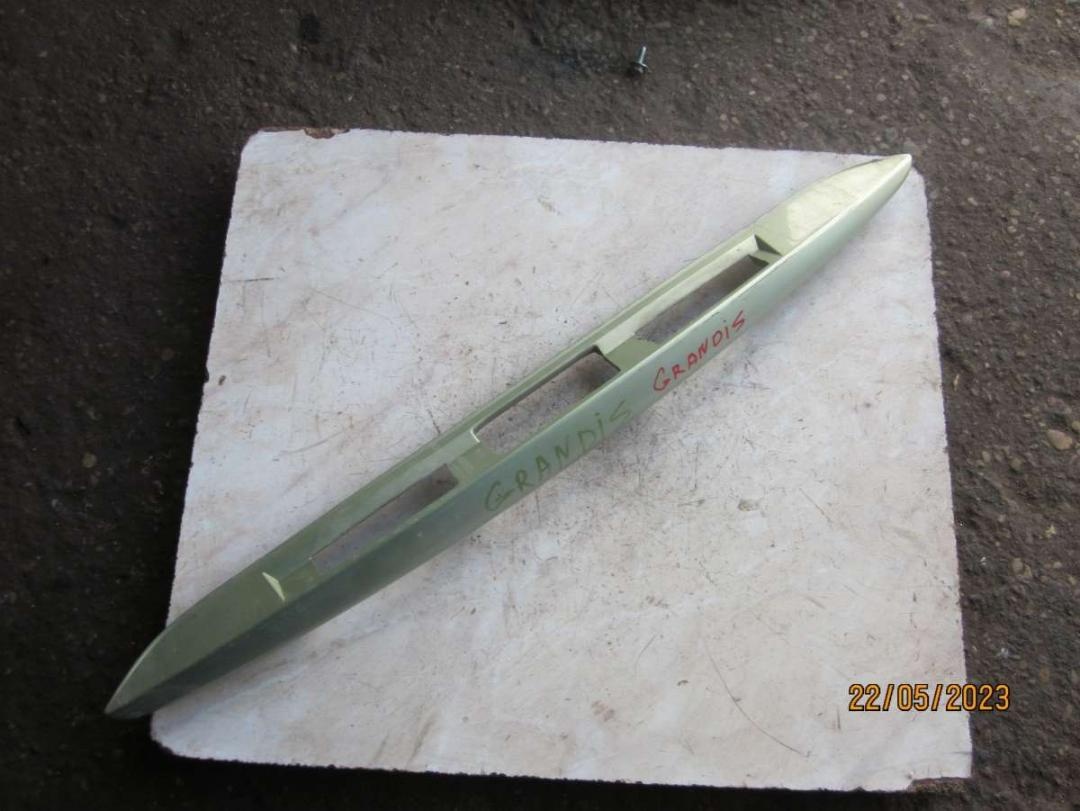 Бленда к Mitsubishi Grandis 2007