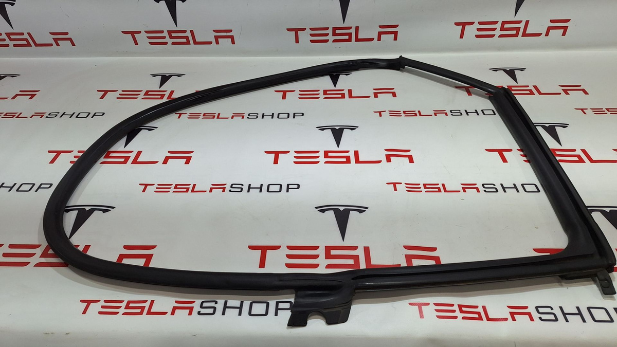 Уплотнитель к Tesla Model S 2013
