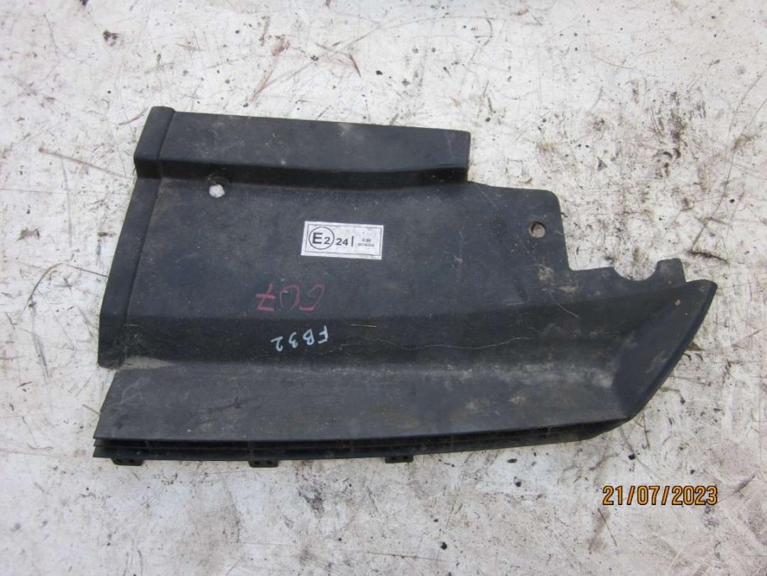 Пластик к Peugeot 607 2004