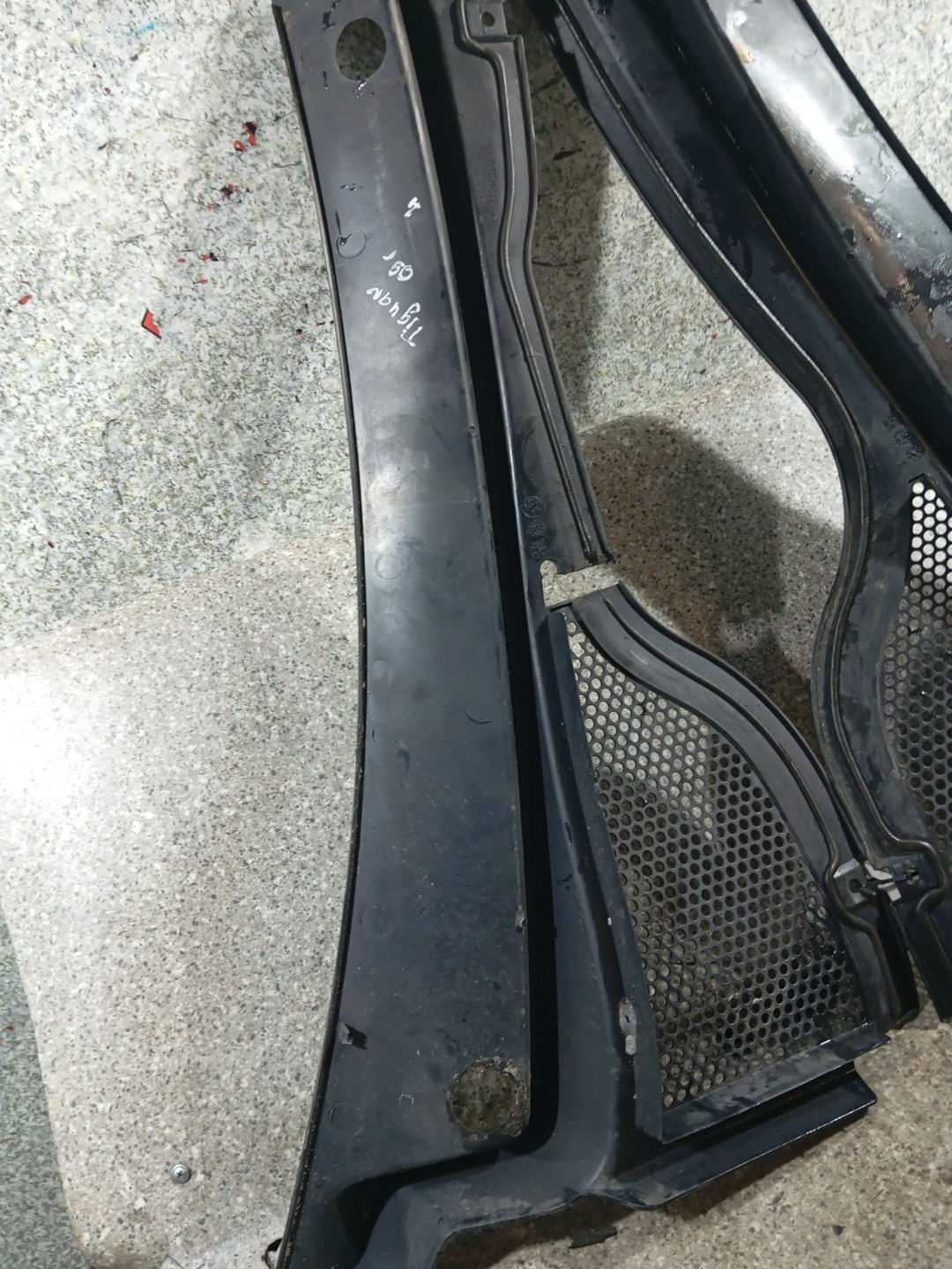 Дождевик к Volkswagen Tiguan 2009