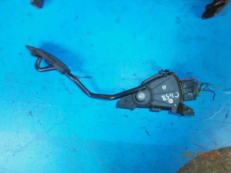 Педаль к Nissan Primera 2007