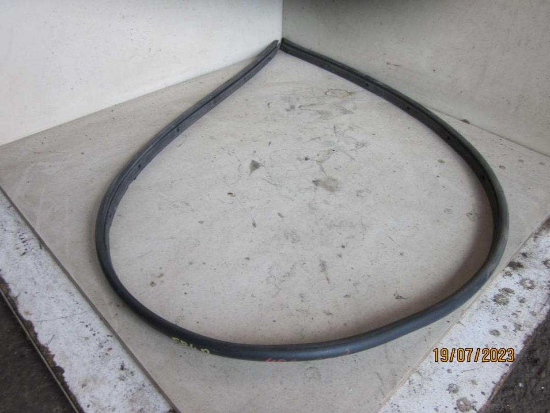 Уплотнитель к Peugeot 406 2000