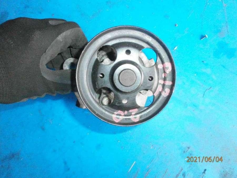 Помпа к Nissan Primera 2005