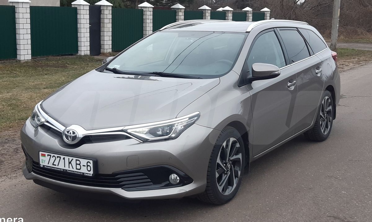 Toyota Auris II Рестайлинг, 2015