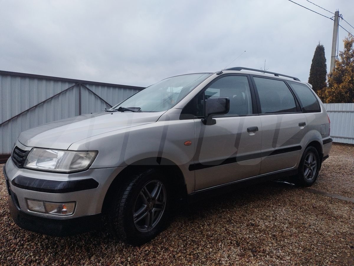 Mitsubishi Space Wagon III, 2001