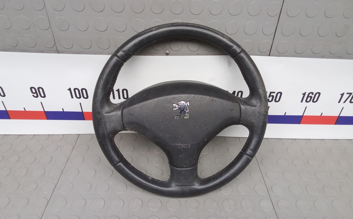 Руль к Peugeot 3008 2010