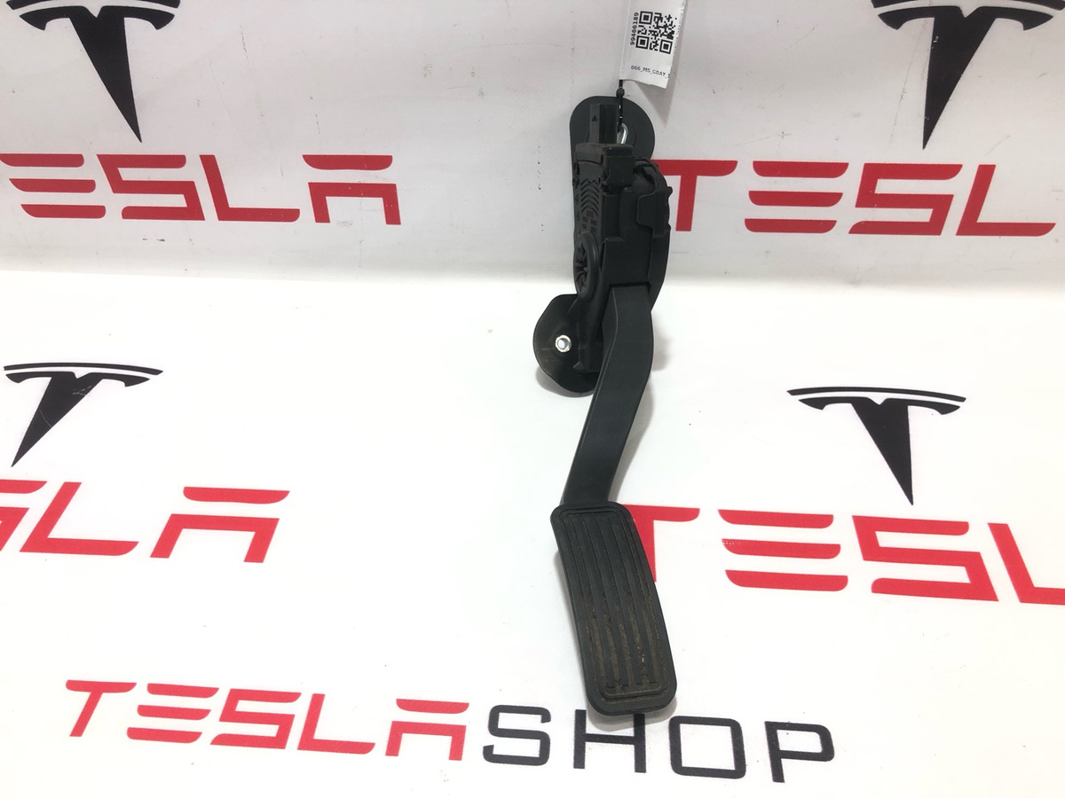 Педаль газа к Tesla Model S 2013
