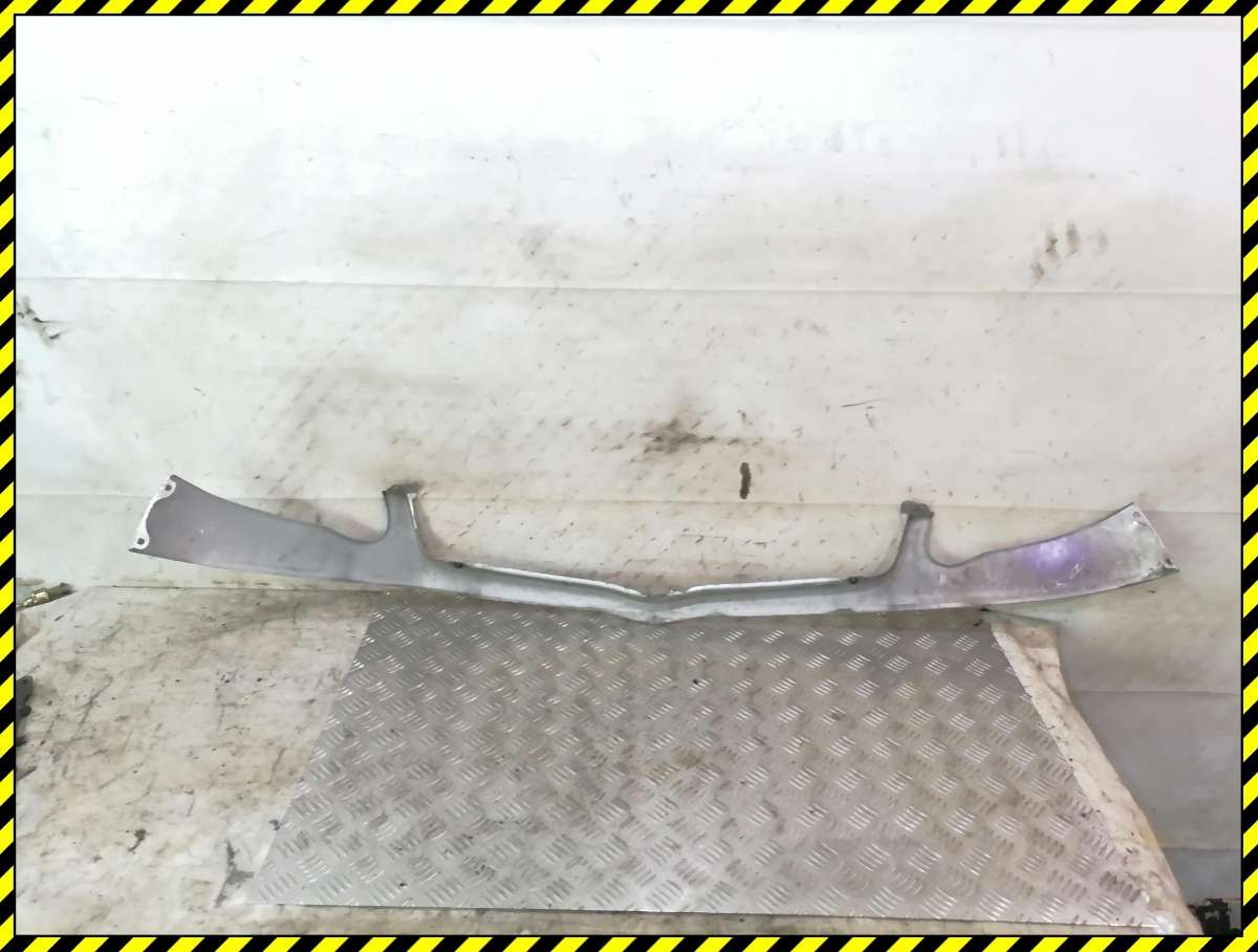 Планка под капот к Toyota Yaris Verso 2005