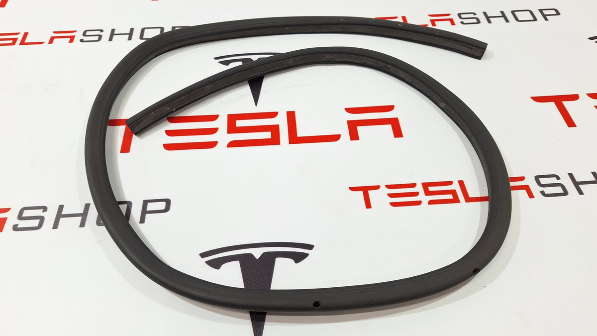 Уплотнитель к Tesla Model Y 2021