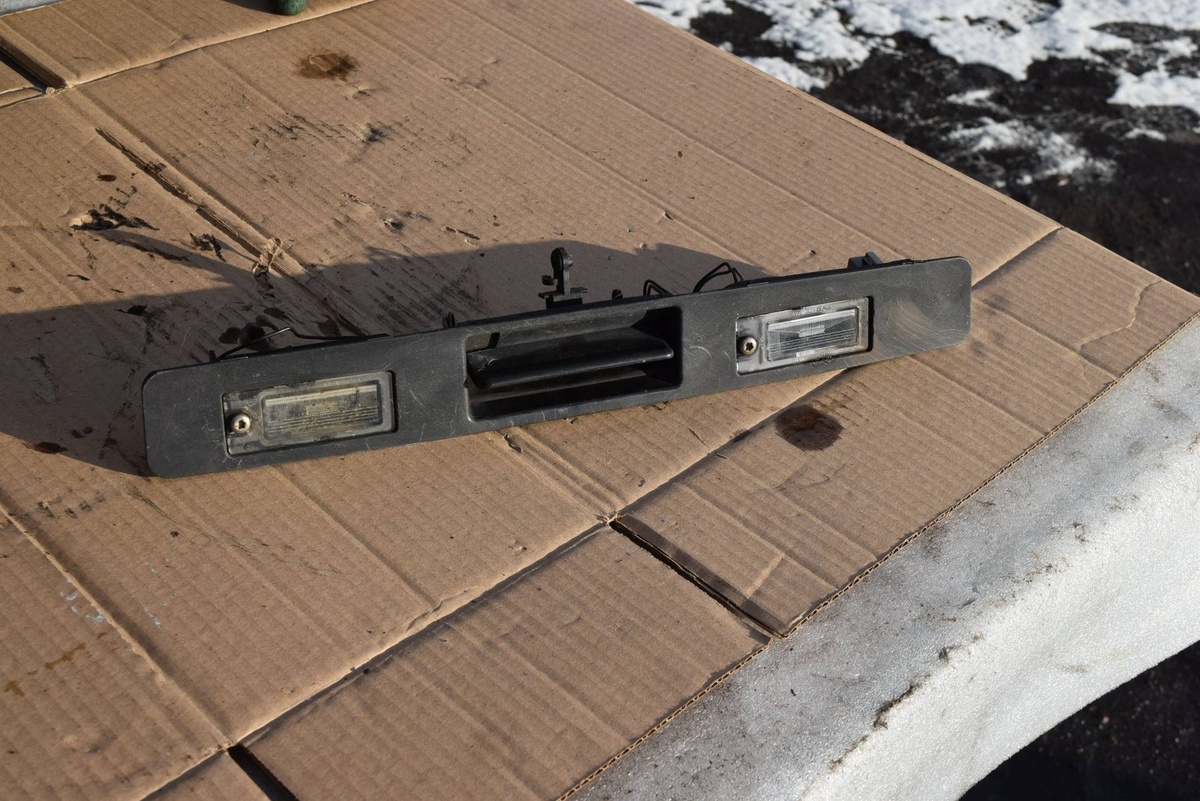 Ручка крышки багажника к Volvo V70 2003