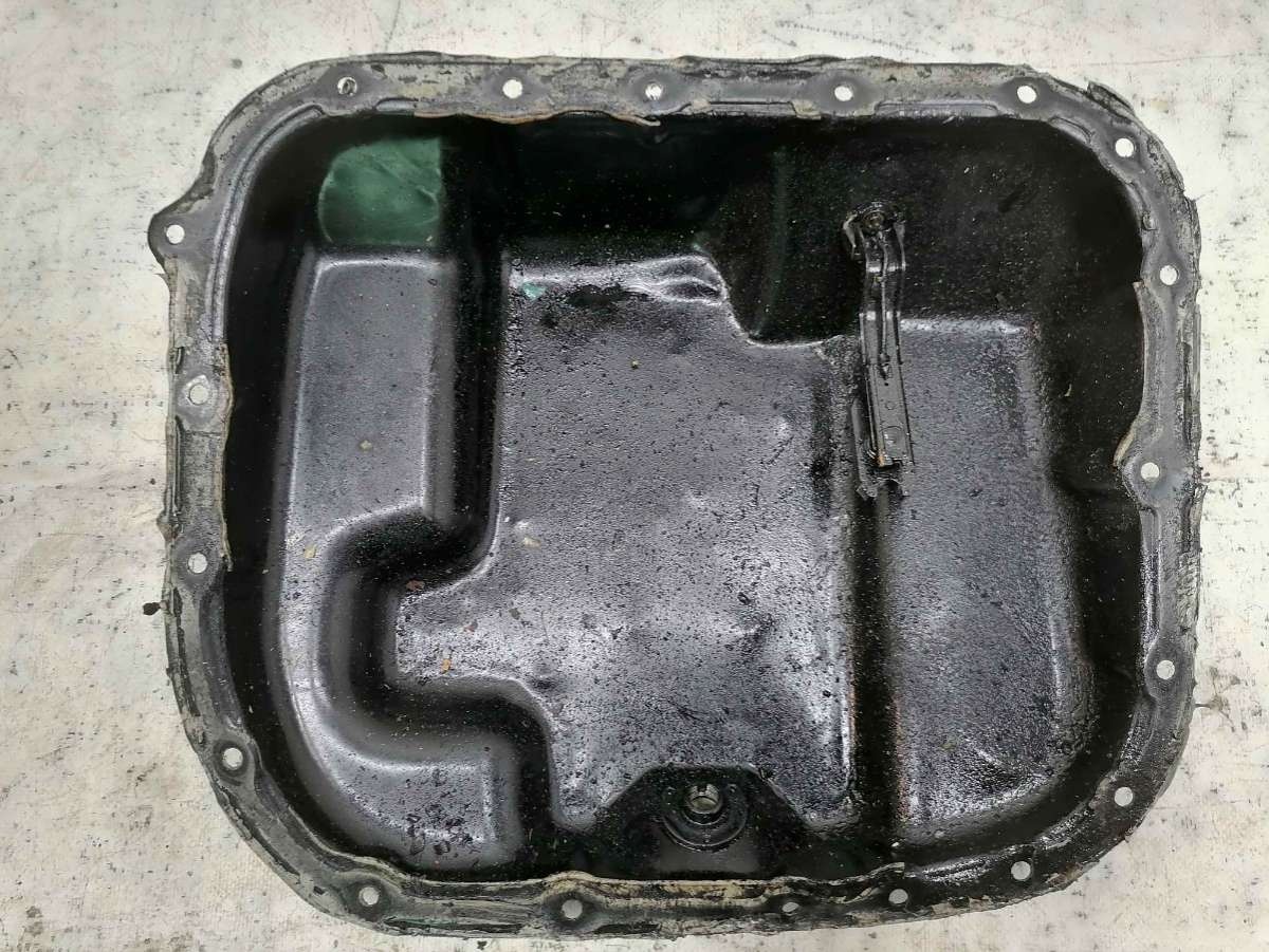 Поддон к Toyota Avensis 2004