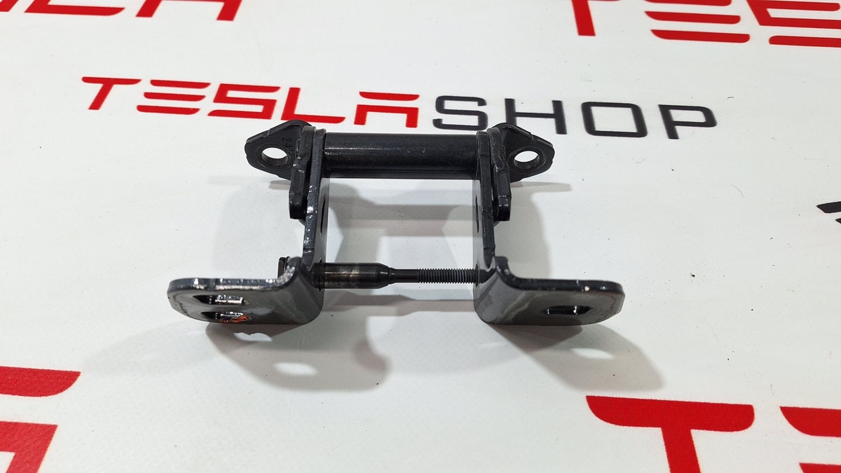 Петля двери к Tesla Model X 2022