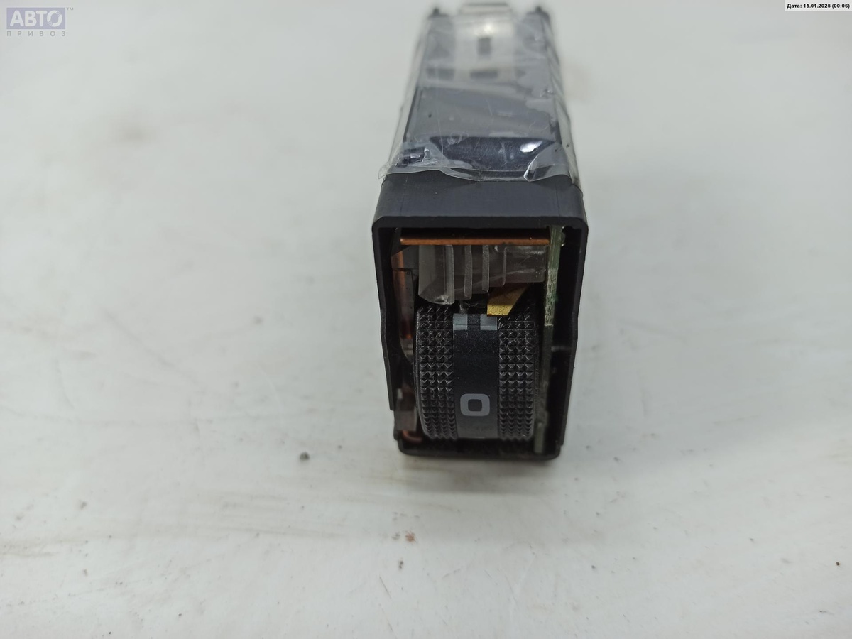 Кнопка  к Audi A4 1999