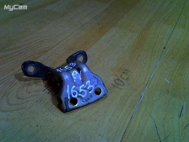 Петля двери к Kia Rio 2001