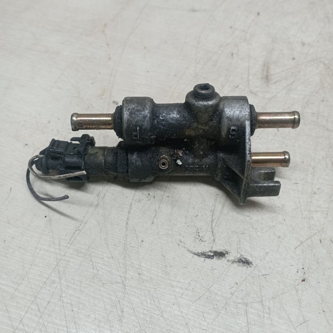 Регулятор давления топлива к Fiat Brava 2000