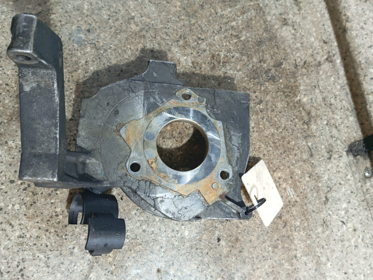 Крепление ТНВД к Peugeot 307 2007