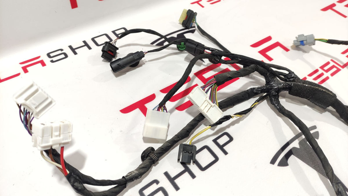 Проводка двери к Tesla Model X 2022