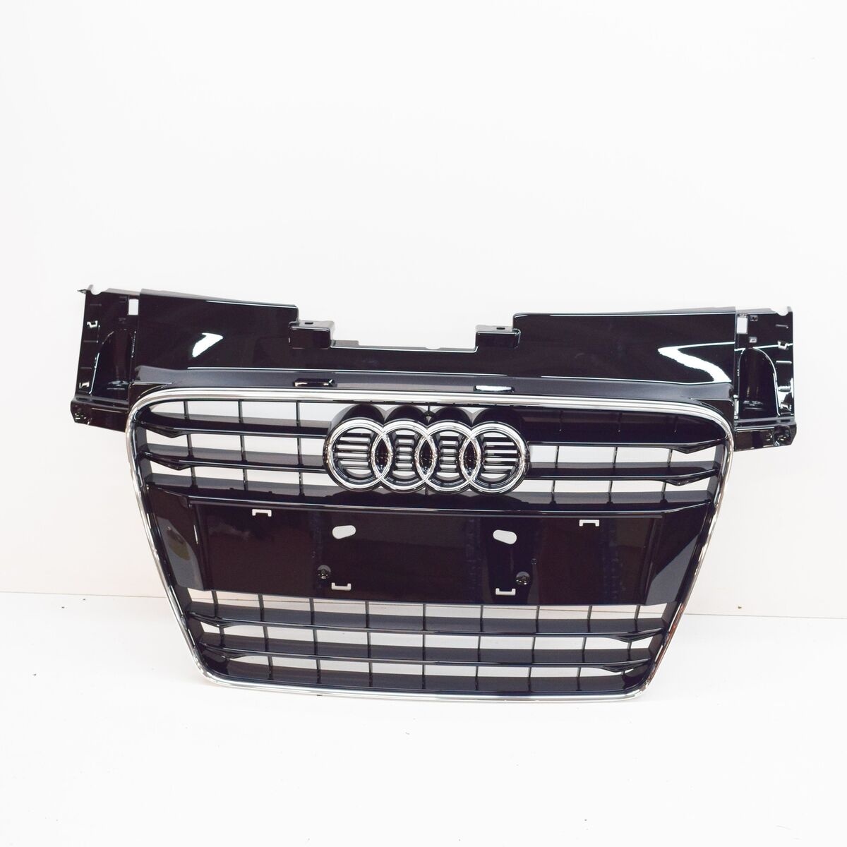 Решетка радиатора к Audi TT 2010