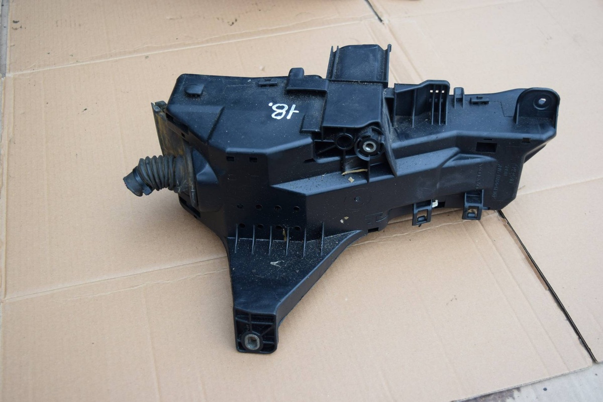 Блок предохранителей к Volvo V70 2003