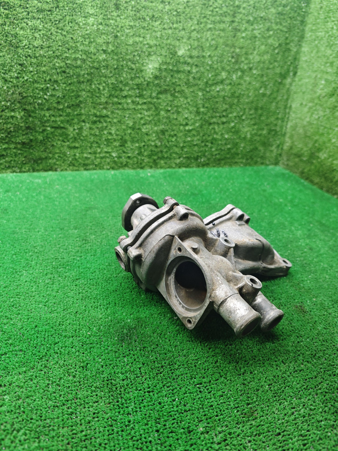 Помпа к Volkswagen Passat 1995