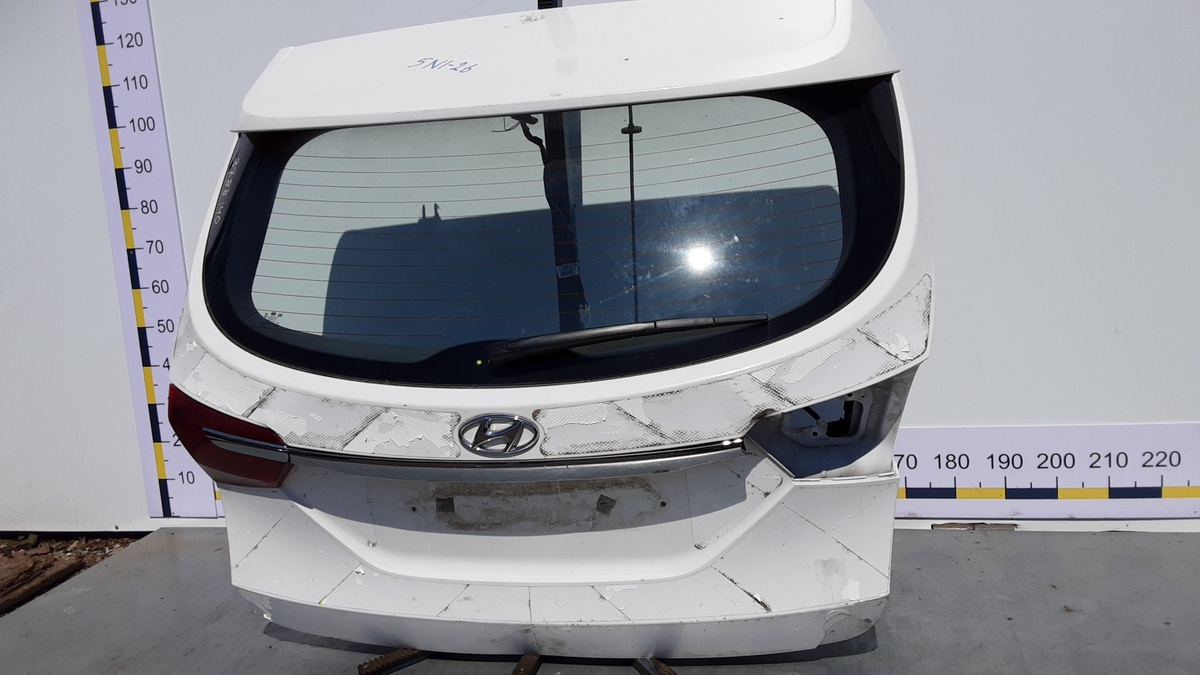 Моторчик стеклоочистителя  к Hyundai i40 2015