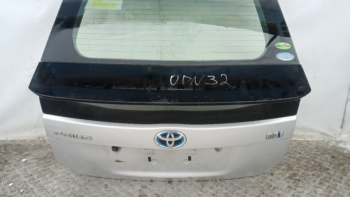 Замок двери к Toyota Prius 2012