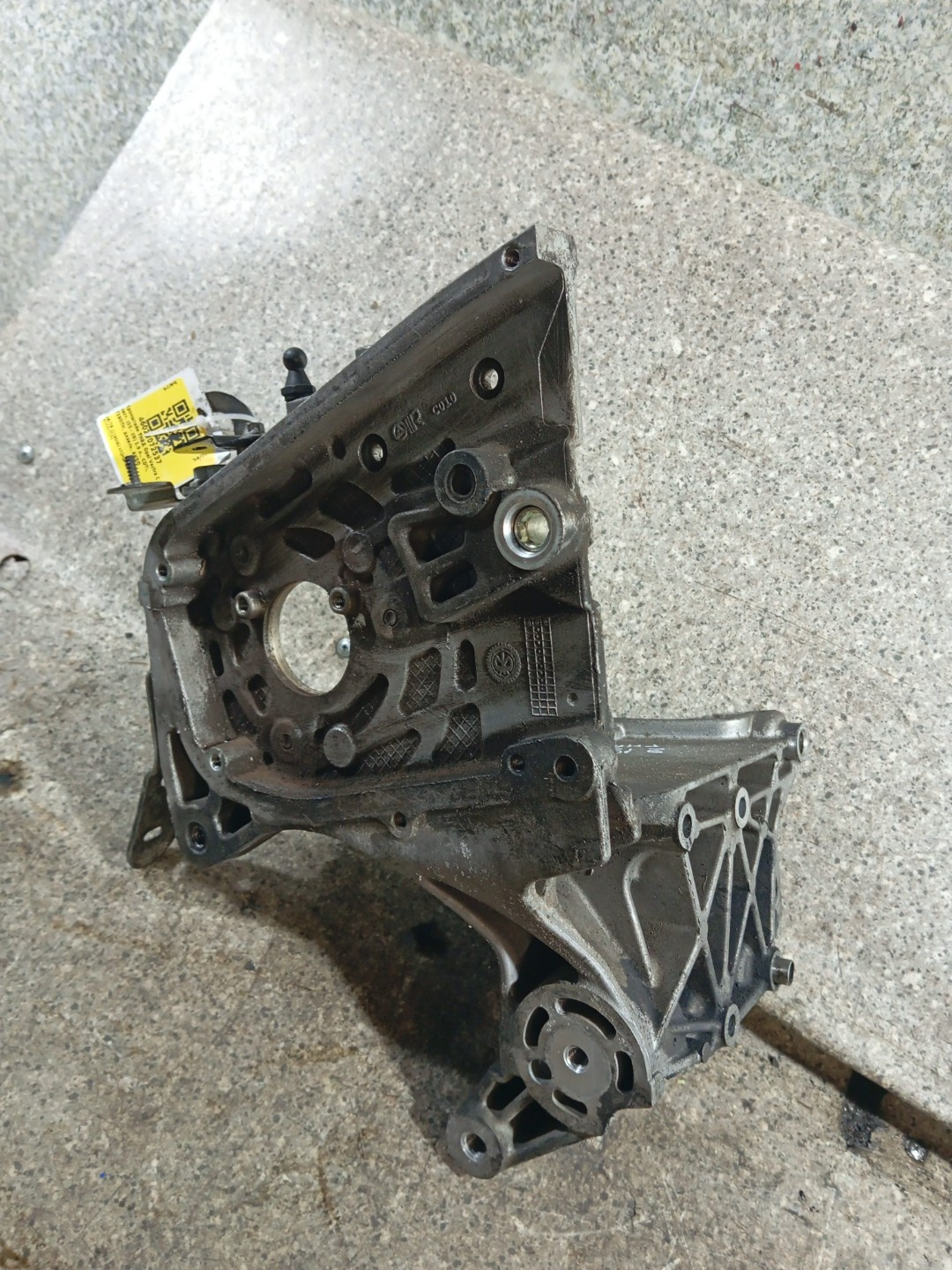 Крепление ТНВД к Opel Vectra 2007