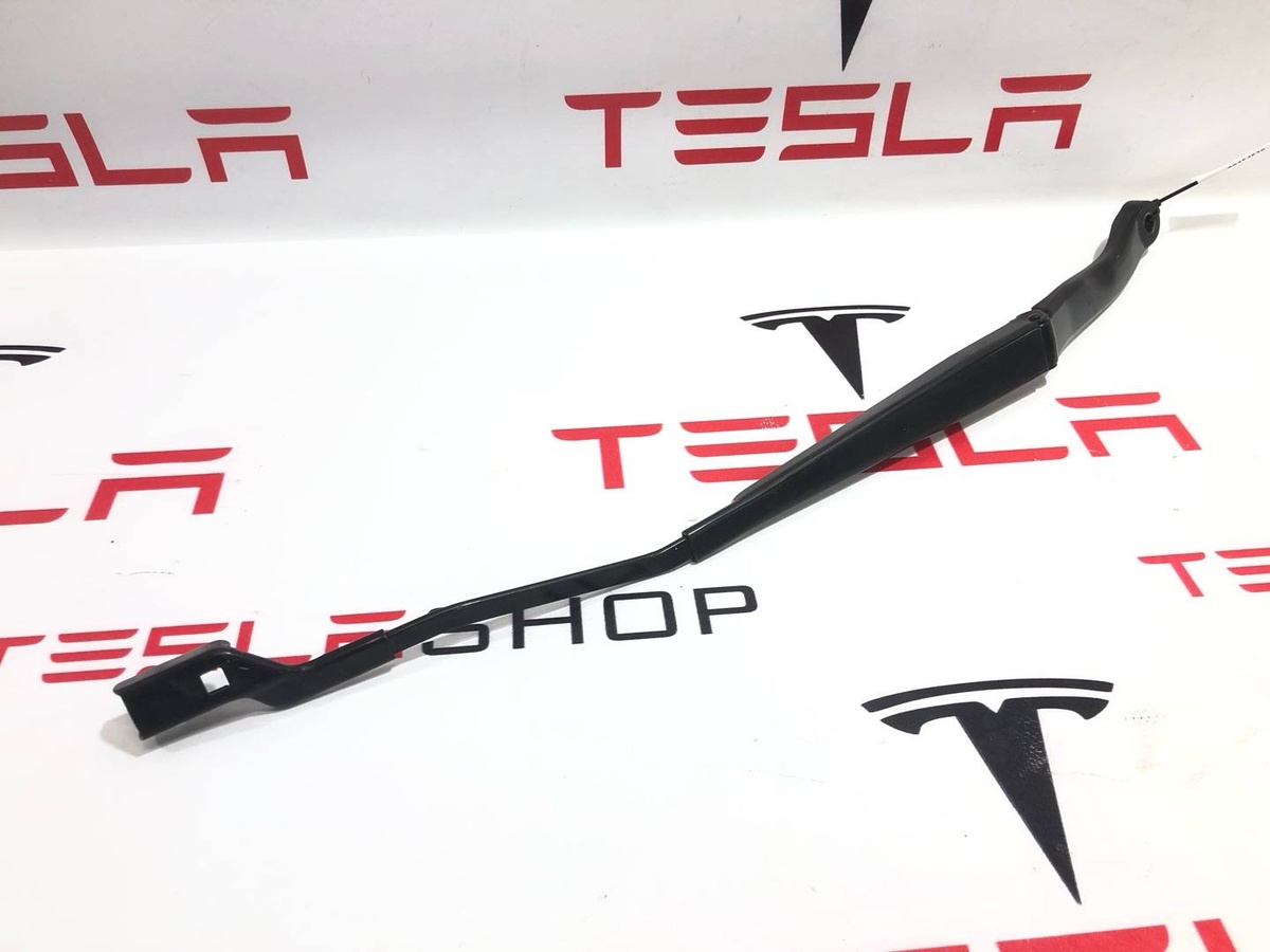 Щеткодержатель к Tesla Model S 2016