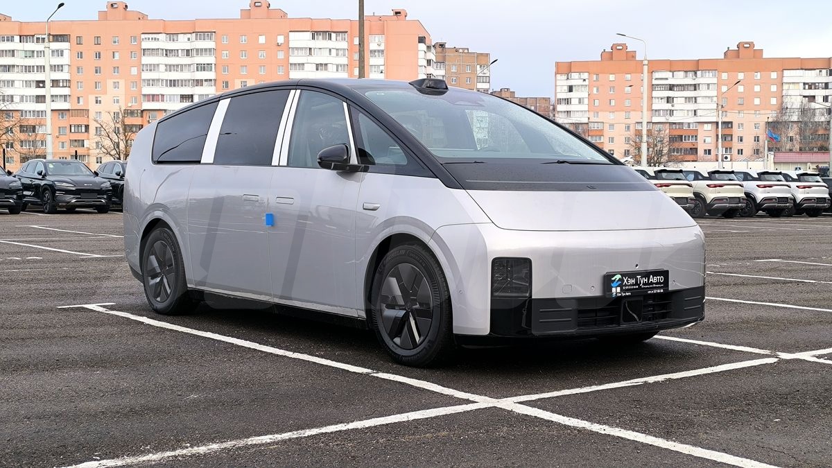 Li Auto Mega I, 2024