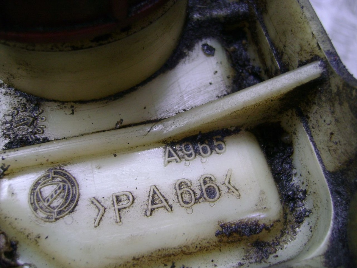 Бачок гидроусилителя к Alfa Romeo 166 2000