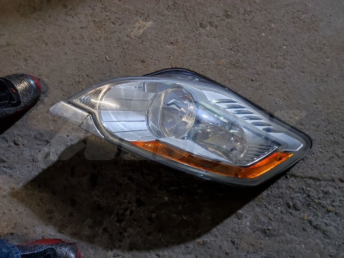 Фара левая к Ford Kuga 2010