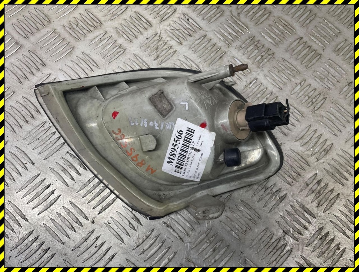 Поворотник левый к Hyundai Trajet 2004