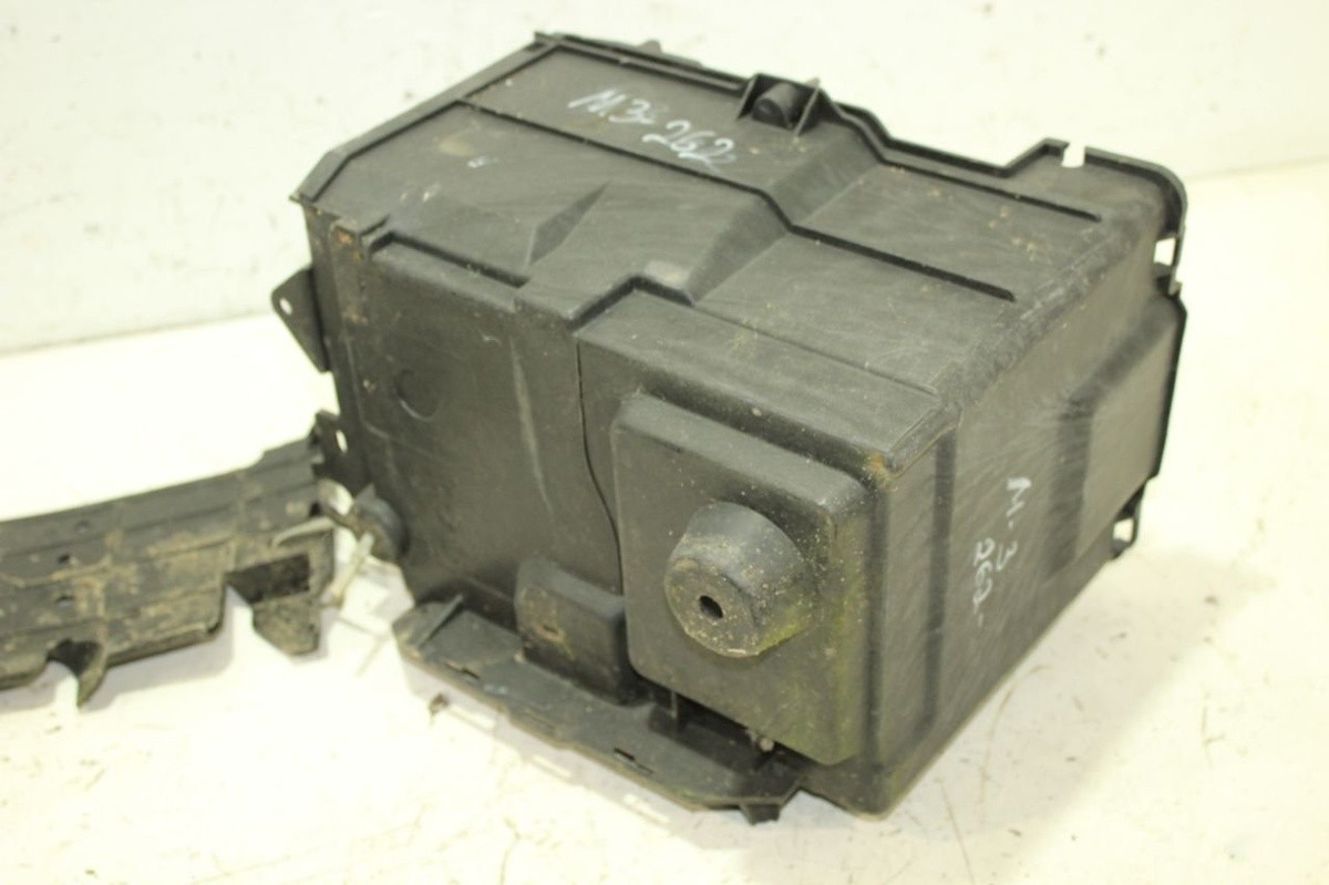 Полка аккумулятора к Mazda 3 2006