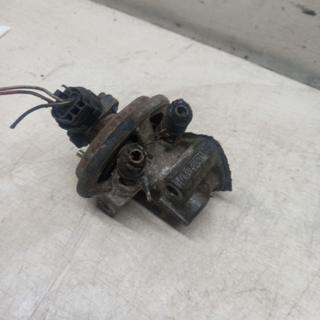 Клапан EGR к Mazda Millenia 2000