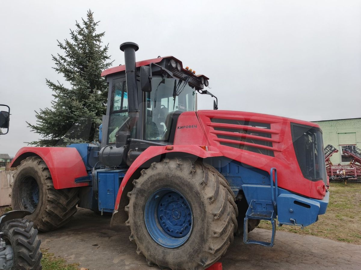 колесный трактор Кировец K-744 2017