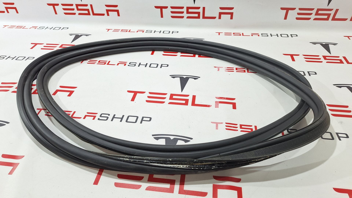 Уплотнитель багажника к Tesla Model X 2022
