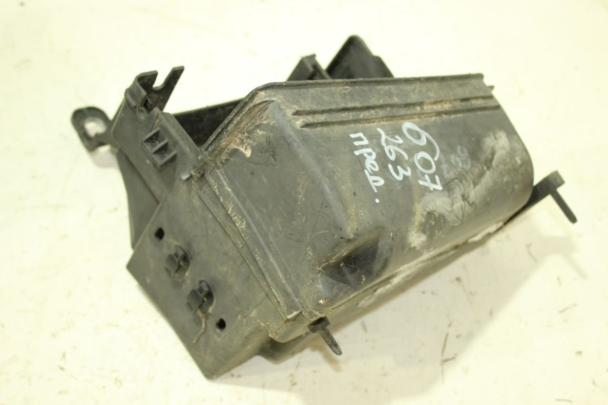 Короб предохранителей к Peugeot 607 2006