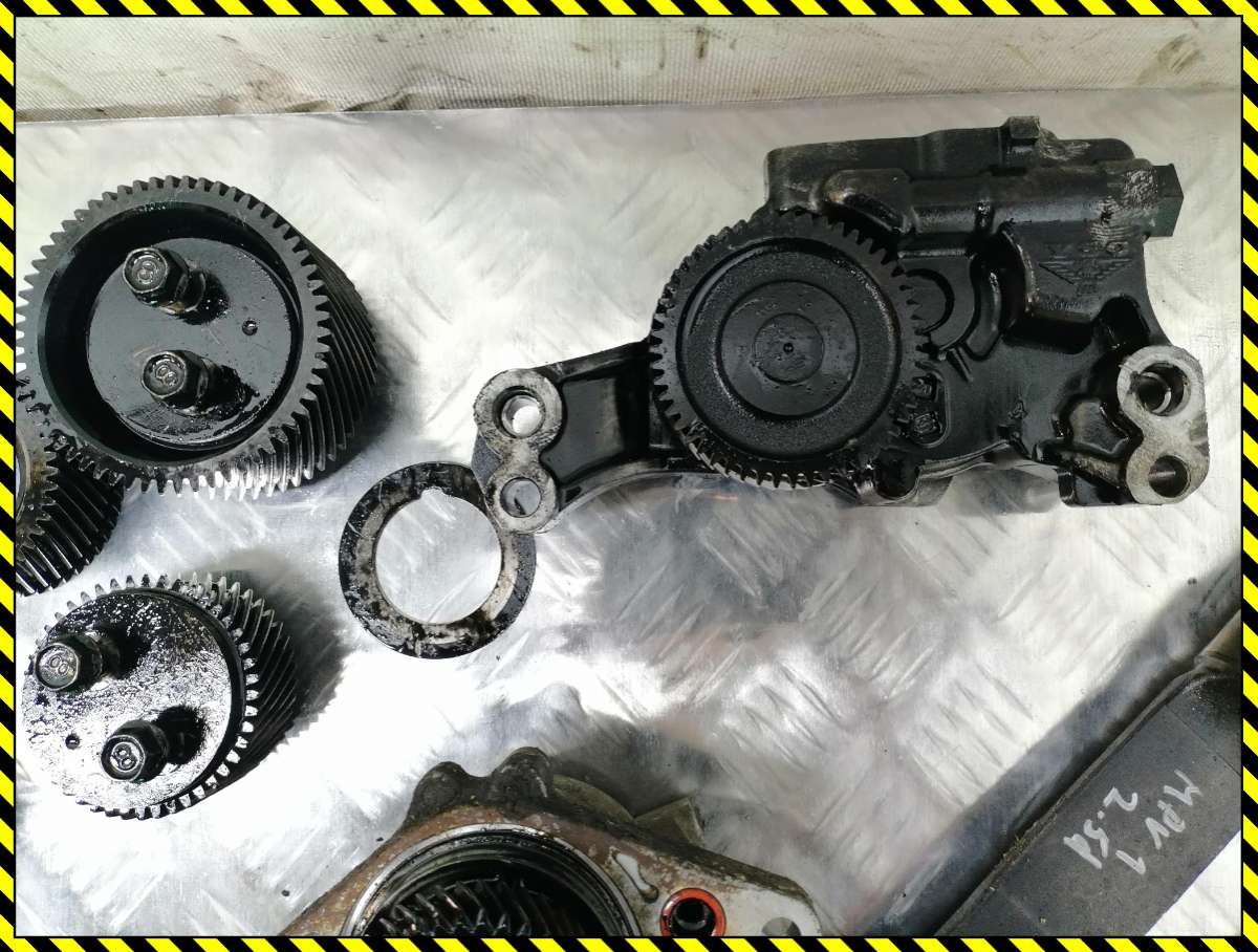Двигатель к Mazda MPV 1991