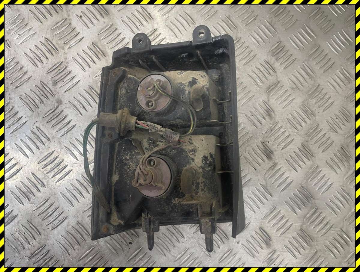 Фонарь задний правый к Mazda MPV 1995