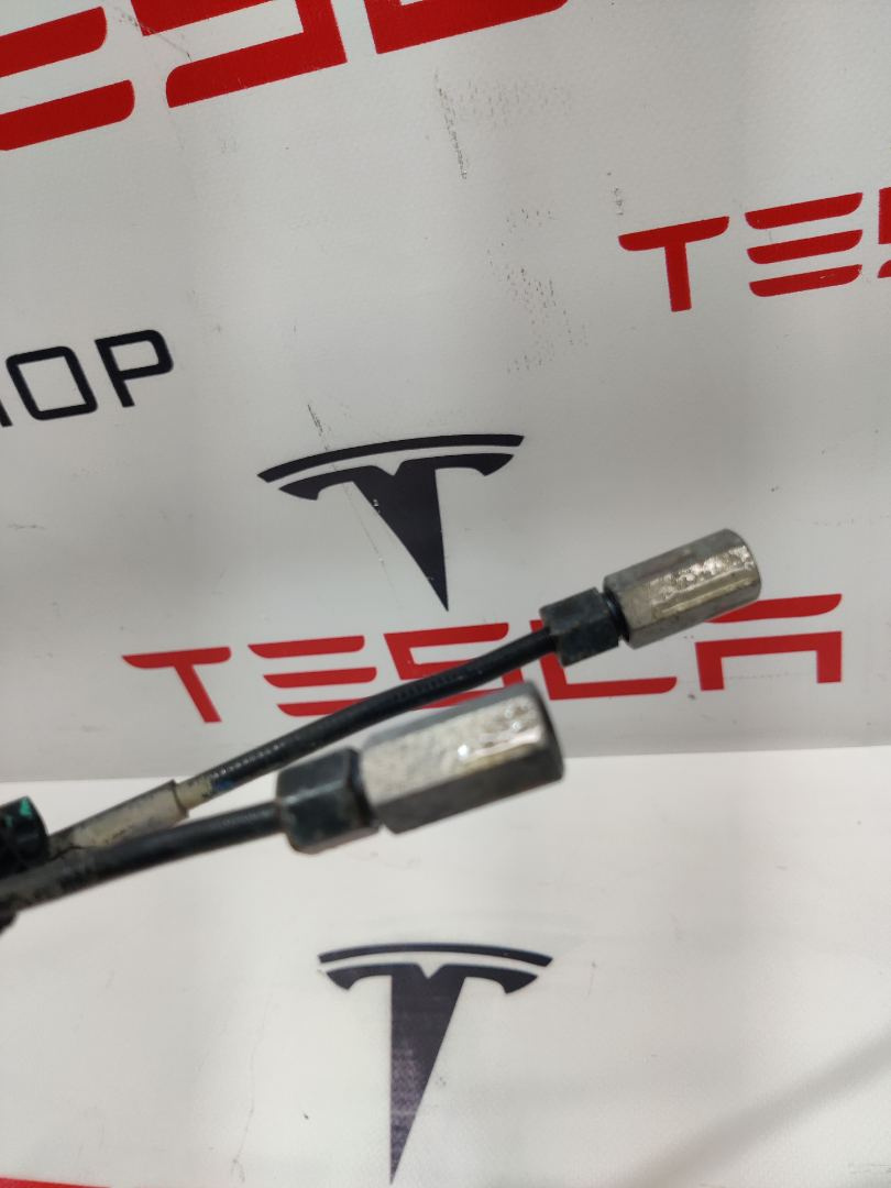 Шланг тормозной к Tesla Model X 2016