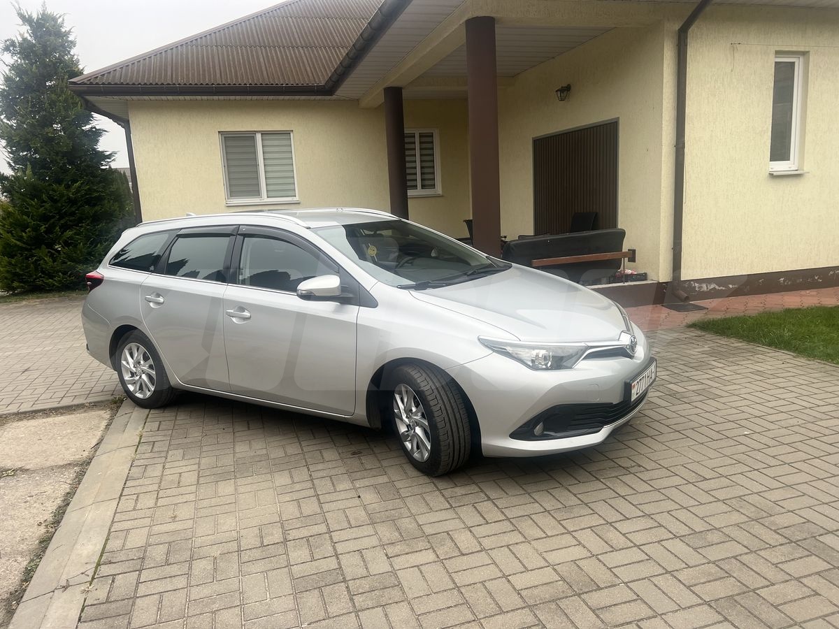 Toyota Auris II Рестайлинг, 2015