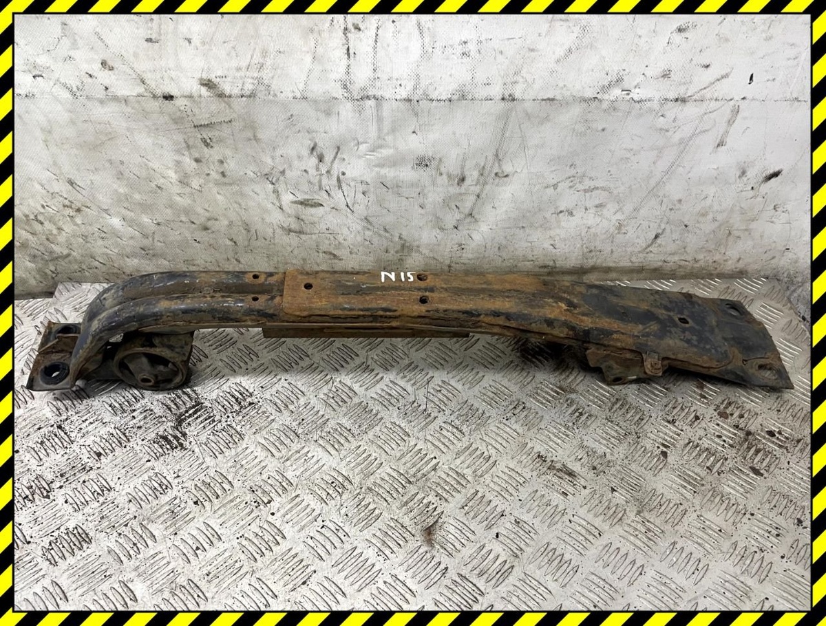 Балка под КПП к Nissan Almera 1993