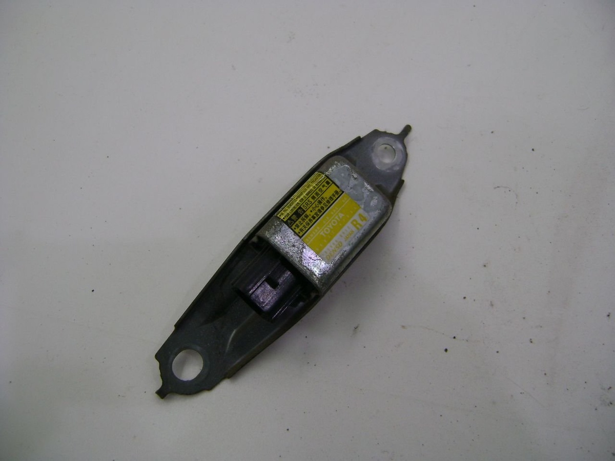 Датчик удара к Toyota Prius 2008