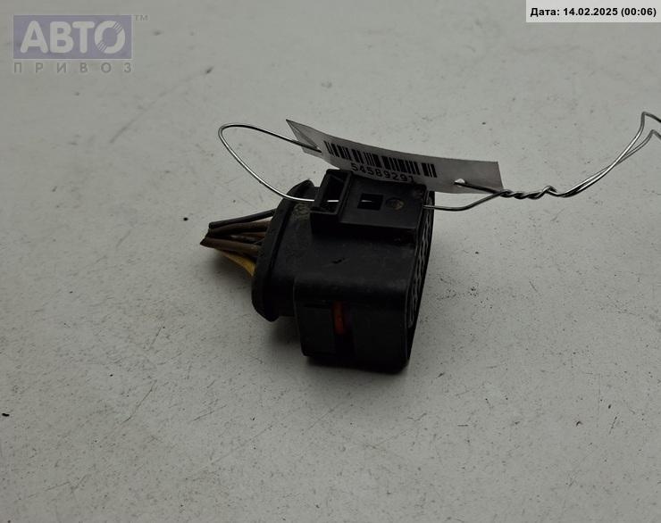 Разъем AUX / USB к Volkswagen Golf 2000