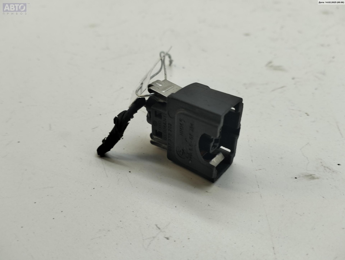 Разъем AUX / USB к Volkswagen Golf 1999