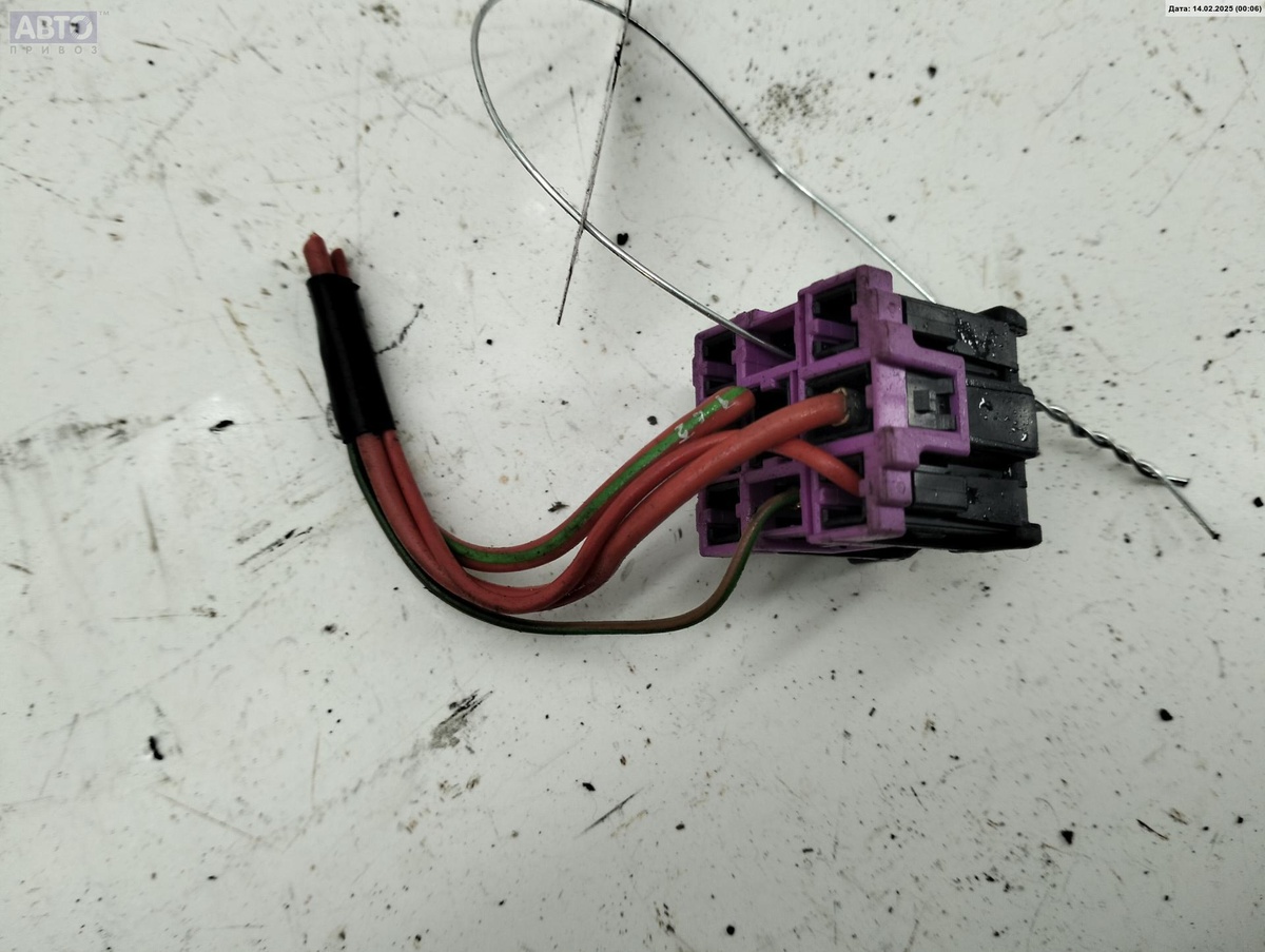 Разъем AUX / USB к Volkswagen Passat 1999
