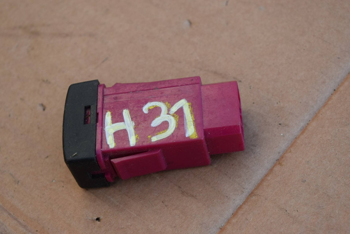 Кнопка корректора фар к Mazda 626 1999